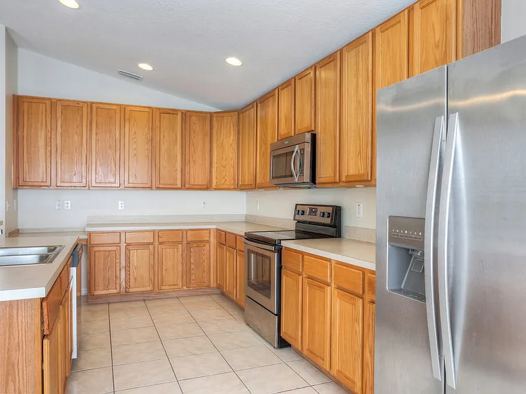 24622 Volterra Ct — Photo 4