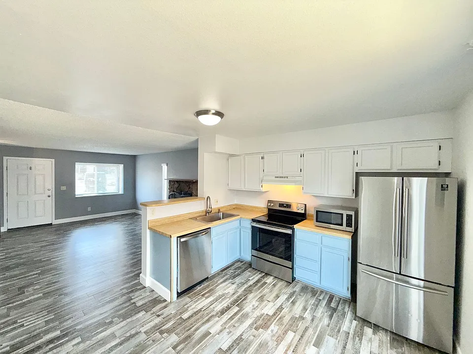 7618 Lexington Manor Dr