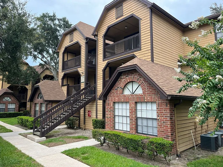 355 Lakepointe Dr #102 — Photo 20