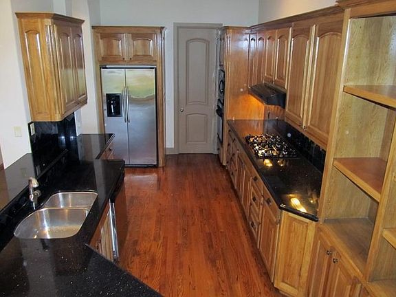 5th image of 601 E 1st St APT 210