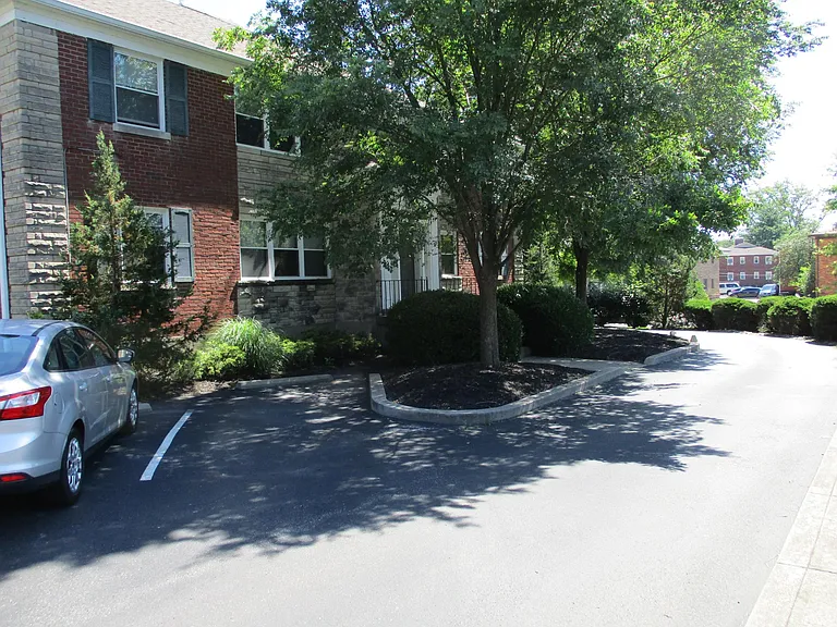 2506 Gladstone Cir #202 — Photo 8