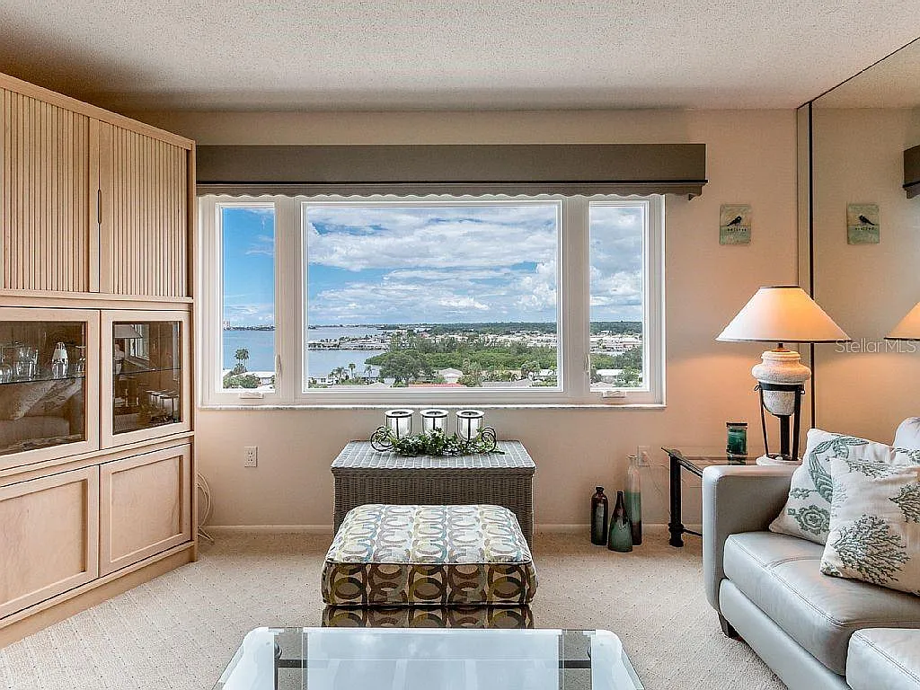 1 bed, 1.0 bath, 485 sqft, $1,750 — Photo 2