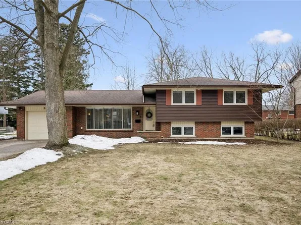 8 Goldfinch St, Woolwich, ON N3B 1T3