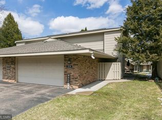 2116 Kings Valley Rd W, Golden Valley, MN 55427