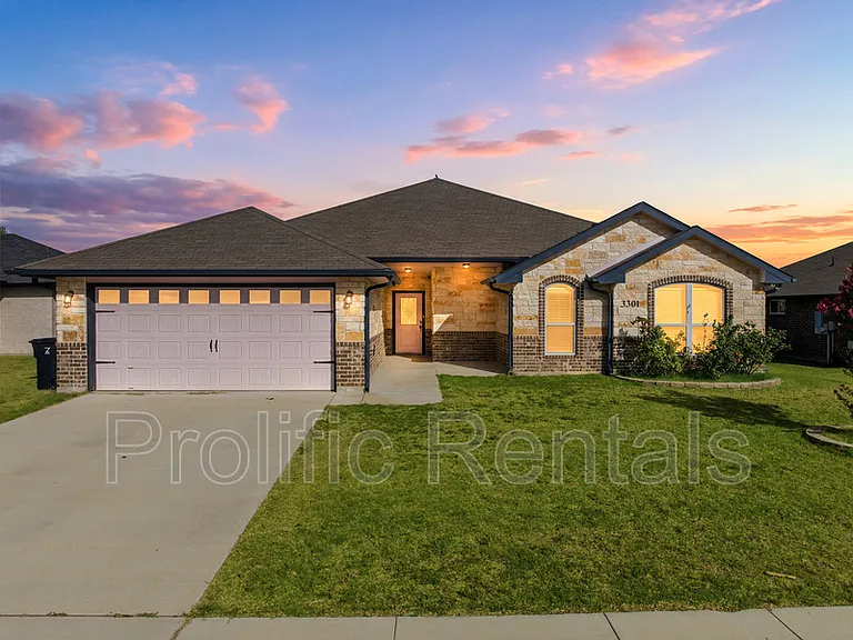 5301 Primavera Ln — Photo 1
