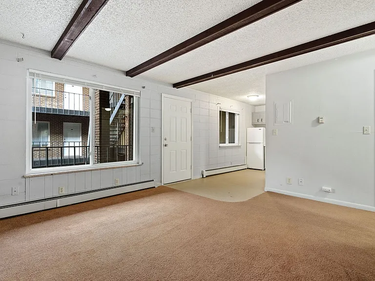 Comfortable 2 bedroom 1 bath. — Photo 8