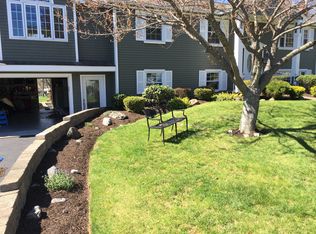 29 Puddingstone Ln, Bellingham, MA 02019