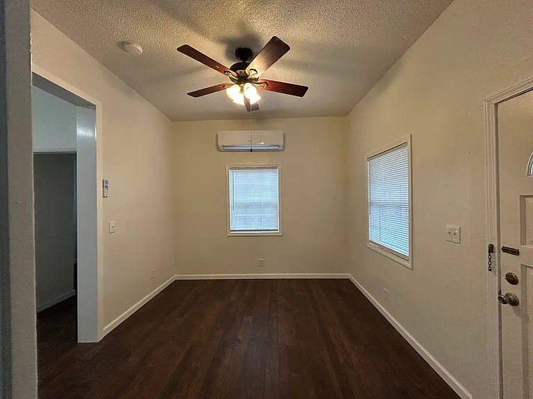 1544 Montgomery St — Photo 4