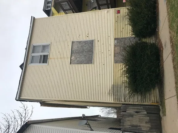 8917 S Escanaba Ave, Chicago, IL 60617