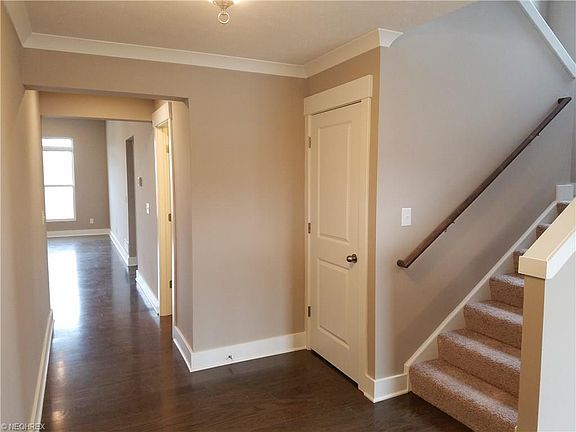 3rd image of 32916 Mitchell Ct