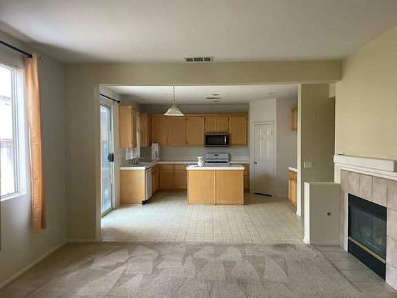 Kitchen and living room area