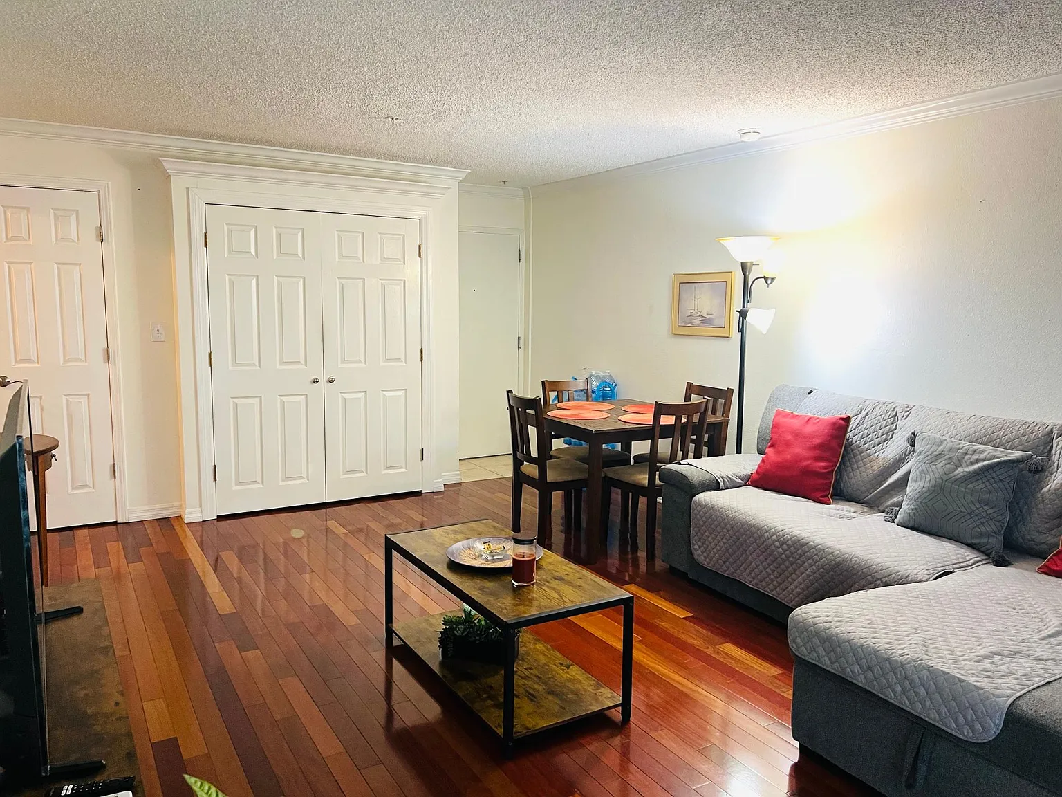 406 W Azeele St — Photo 3