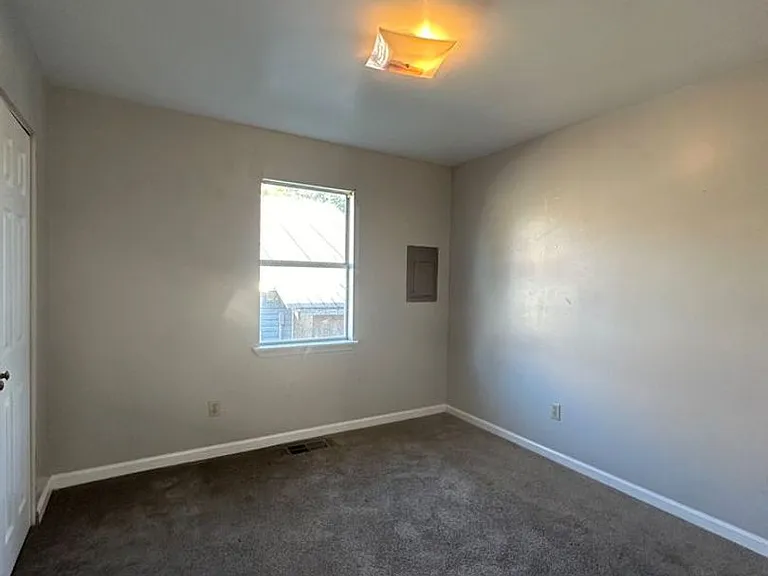 1203 S 7th St — Photo 3