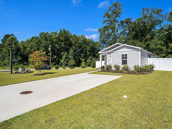 2nd image of 488 Samara Dr.