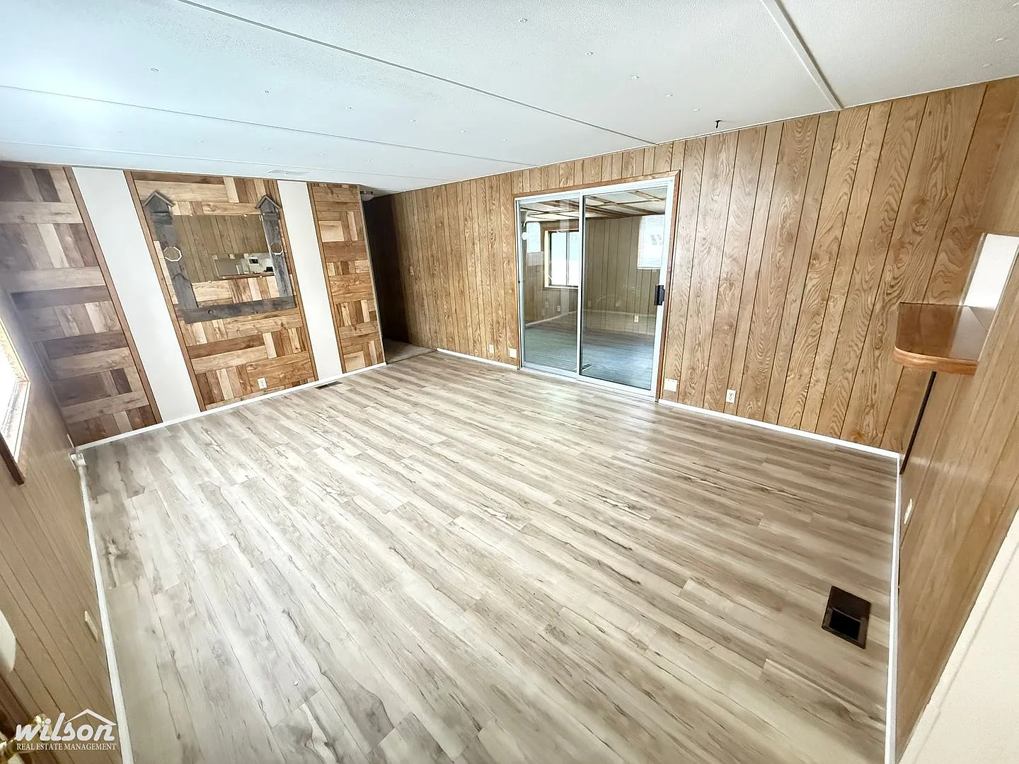 Charming 2 Bed, 2 Bath Home with Water, Sewer and Garbage Paid! — Photo 2