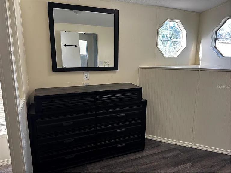1001 NE 77th St #25 — Photo 9
