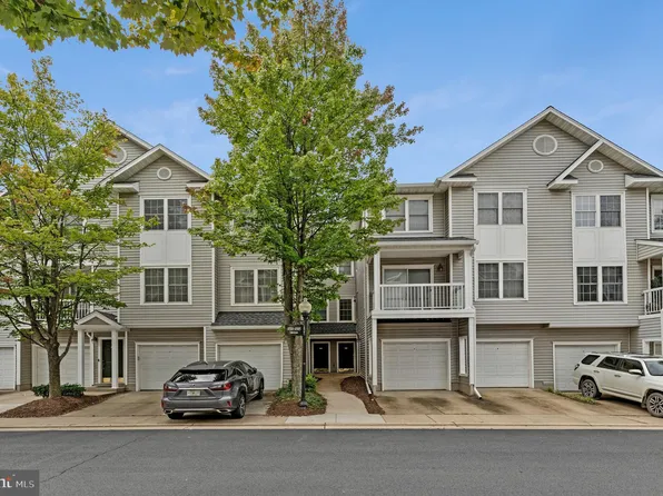 4507 Superior Sq, Fairfax, VA 22033