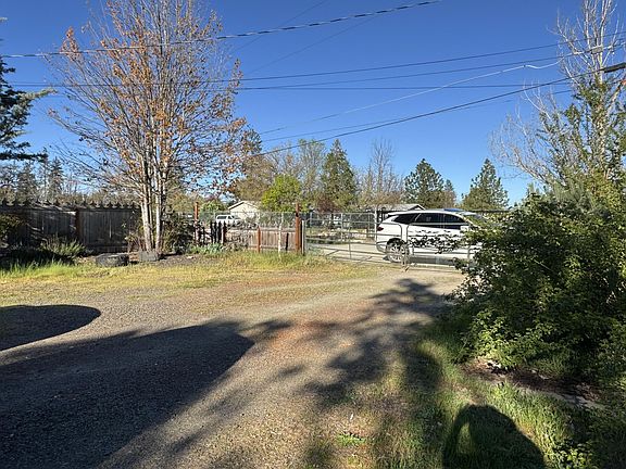 3rd image of 6009 Harris Rd