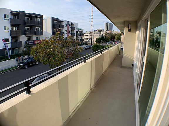 2nd image of 1516 Colby Ave #6