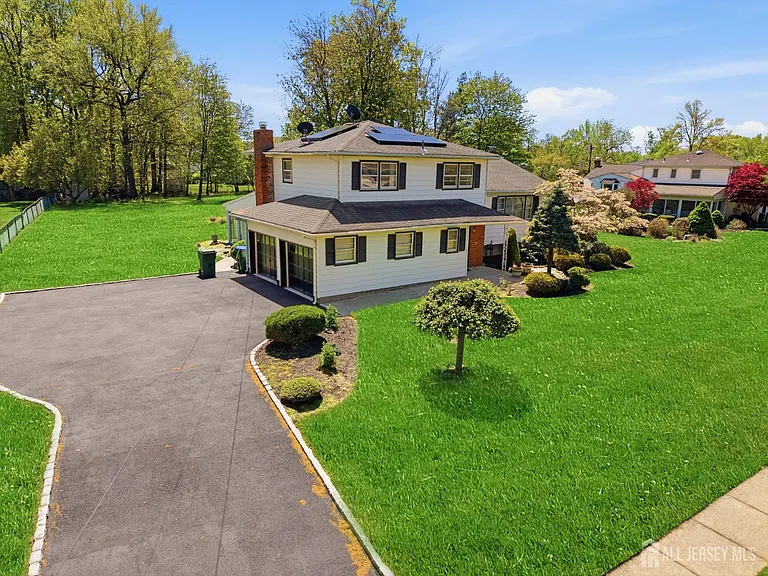 34 Ventnor Dr — Photo 5