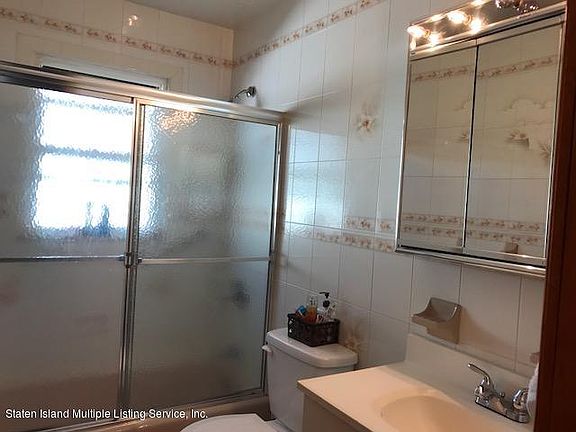 5th image of 208 Lamport Blvd