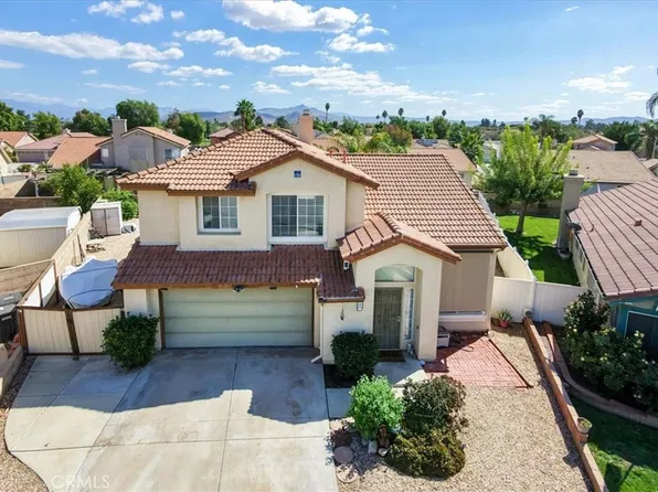 845 Stonehenge Ct, Hemet, CA 92545