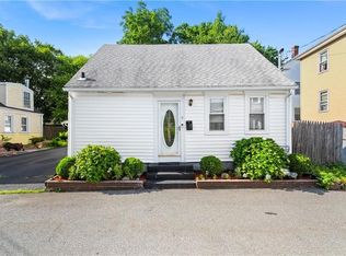 7 Snells Ct, West Warwick, RI 02893