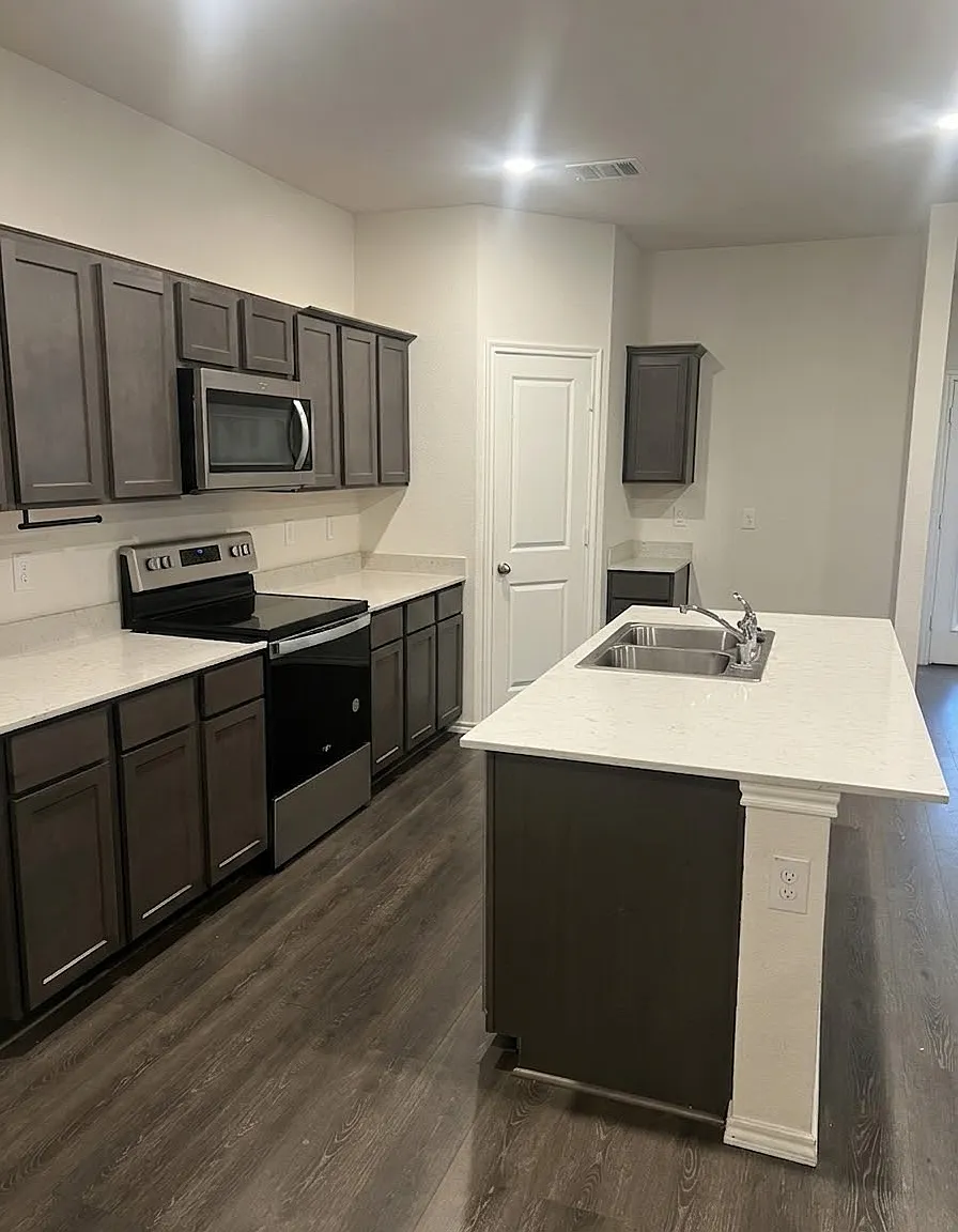 3 bed, 1532 sqft, $2,105 — Photo 4