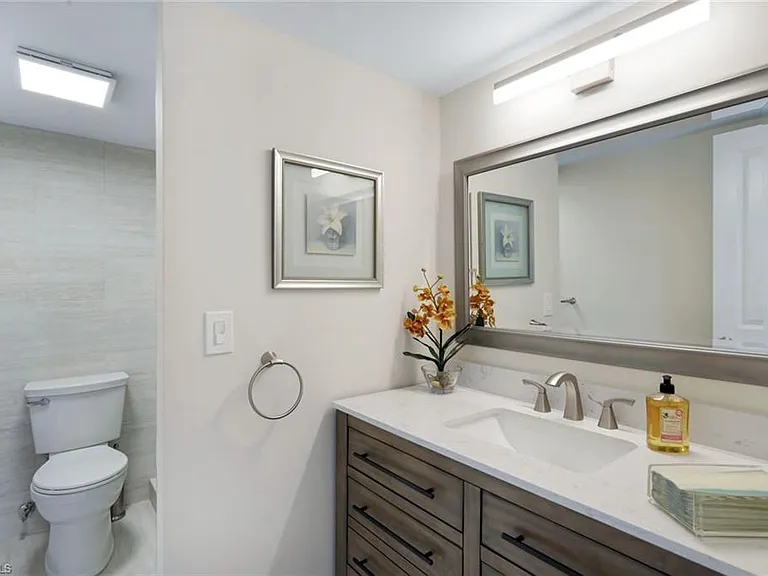 3200 Gulf Shore Blvd N #115 — Photo 11