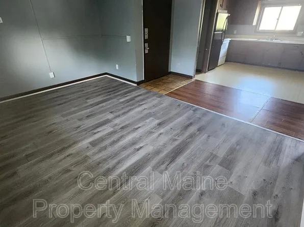 66 Whitney St #3, Auburn, ME 04210