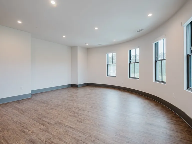 25 Minetta Ln #305 — Photo 3