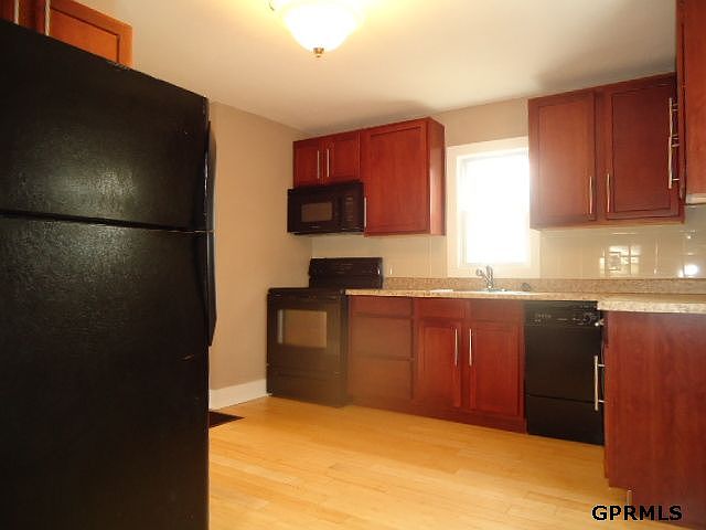 2nd image of 8624 Ames Ave