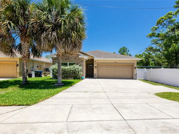 902 8th Ave NW, Largo, FL 33770