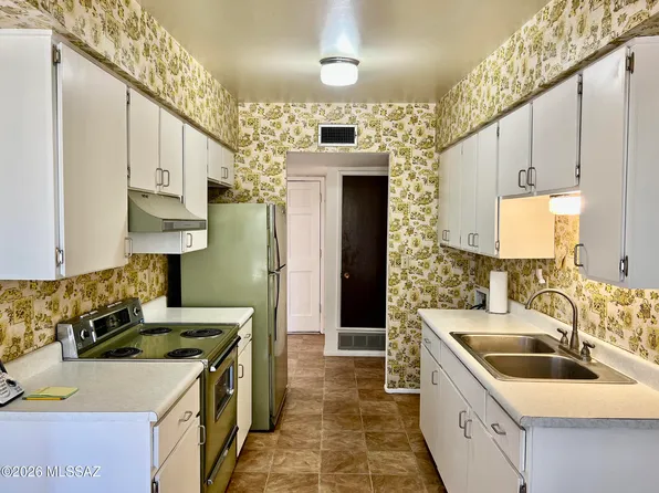 2955 S Kolb Rd, Tucson, AZ 85730