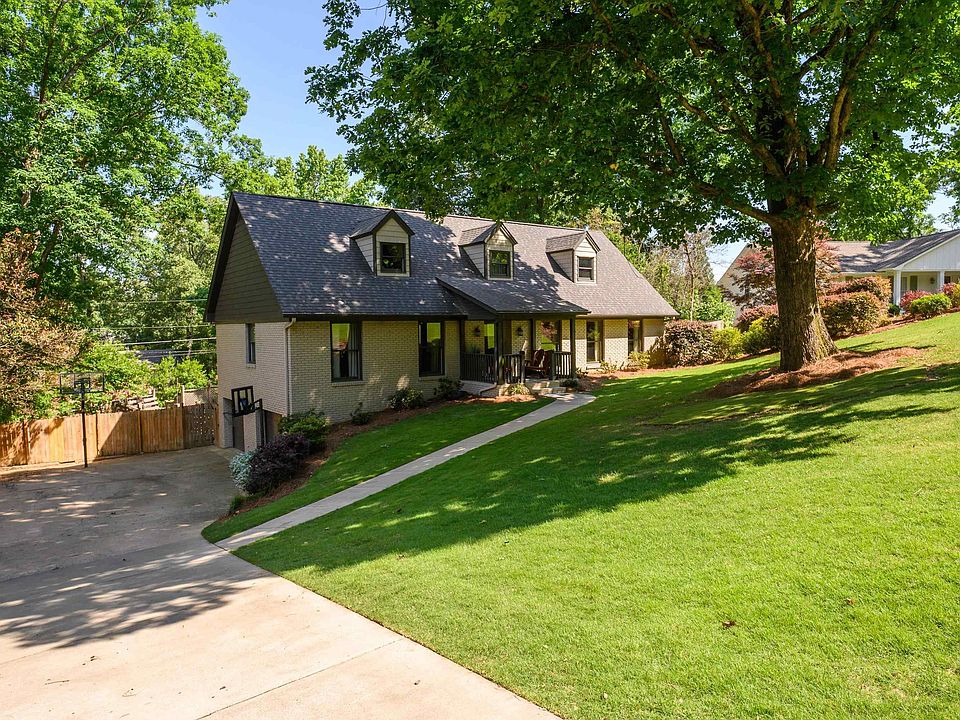 1st image of 2364 Garland Dr