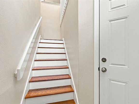 5th image of 1460 MAHOGANY LANE
