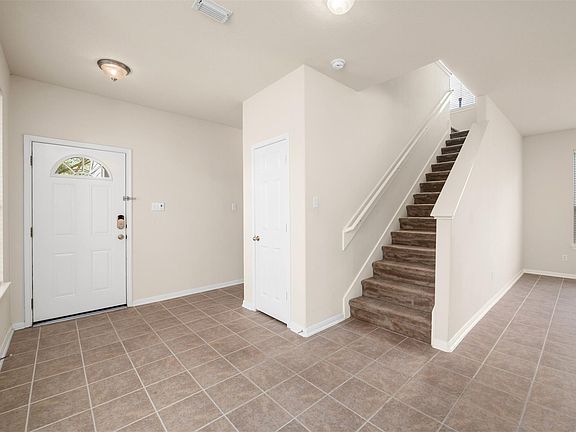 5th image of 26102 Hebron Ln
