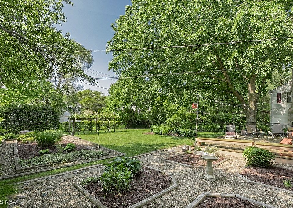 笑子ページになります。 23700 Fairmount Blvd, Shaker Heights, OH 44122 | Zillow