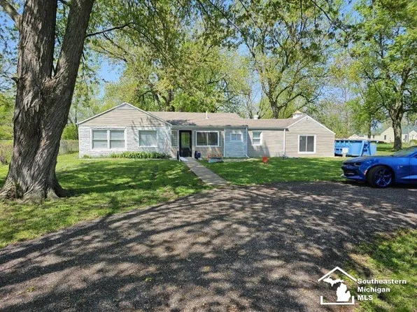 2550 Candace St, Erie, MI 48133