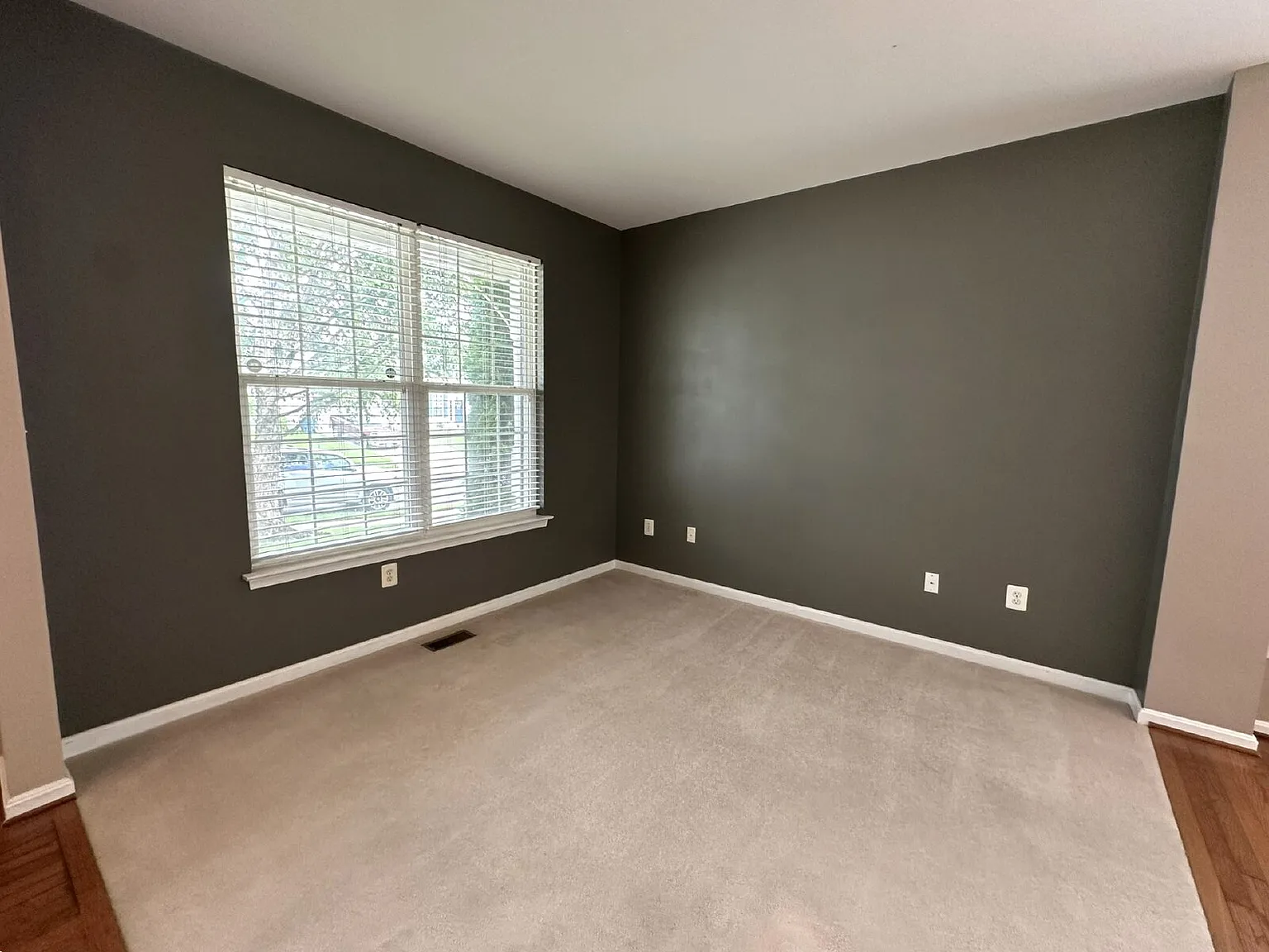 4 bed, 3.5 bath, 2648 sqft, $3,000 — Photo 4