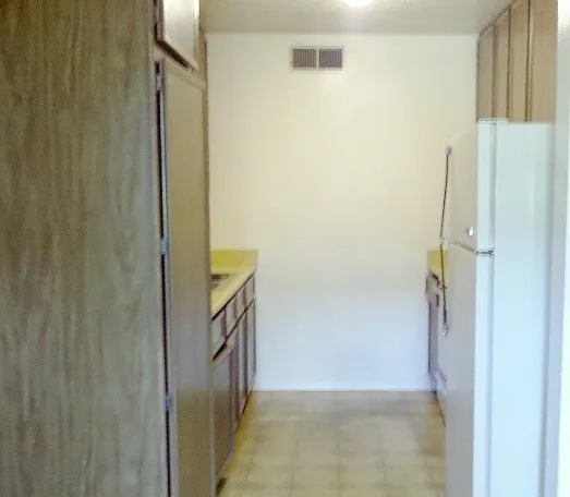 1813 Girard Blvd NE #10 — Photo 7