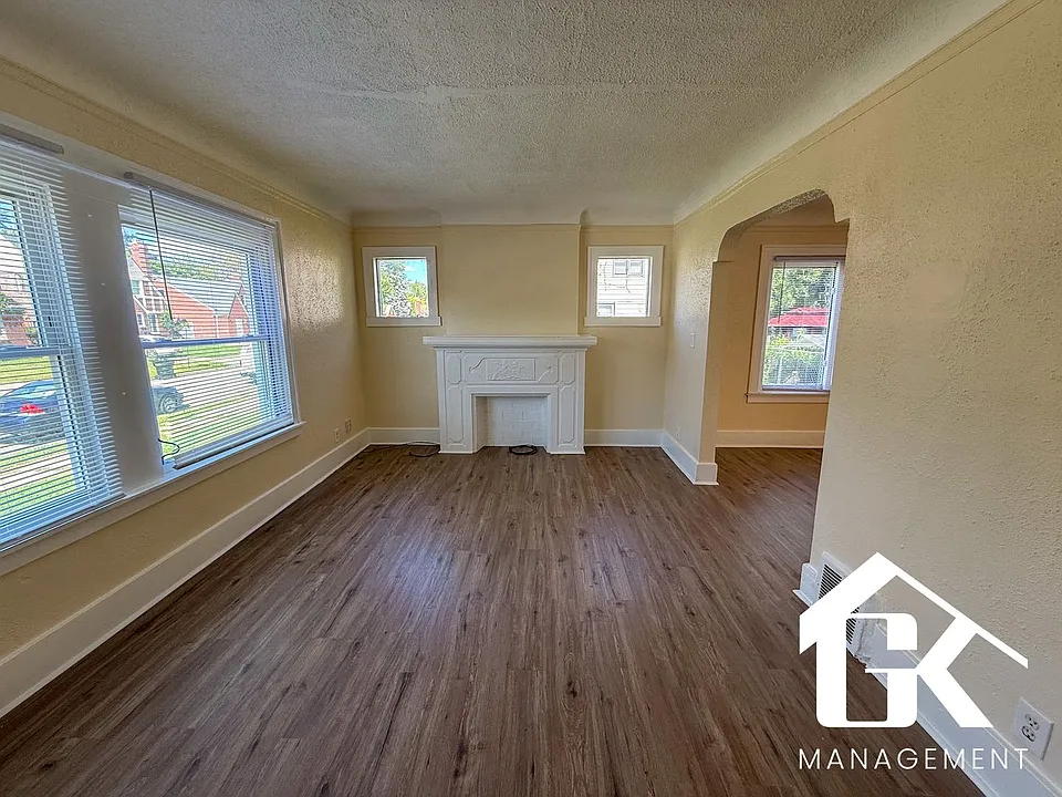 16544 Asbury Park, Detroit, MI 48235
