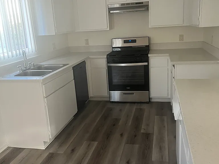 Cordary Apartments — Photo 25