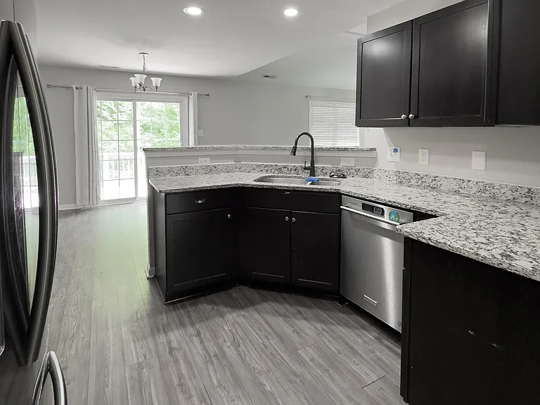 203 Saw Briar Ct — Photo 3