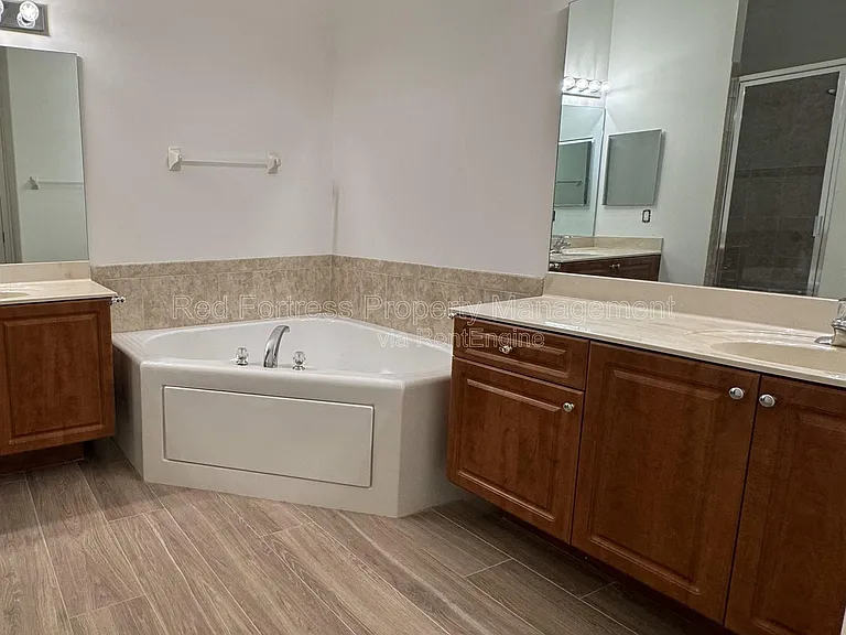 2531 Sawgrass Lake Ct — Photo 14