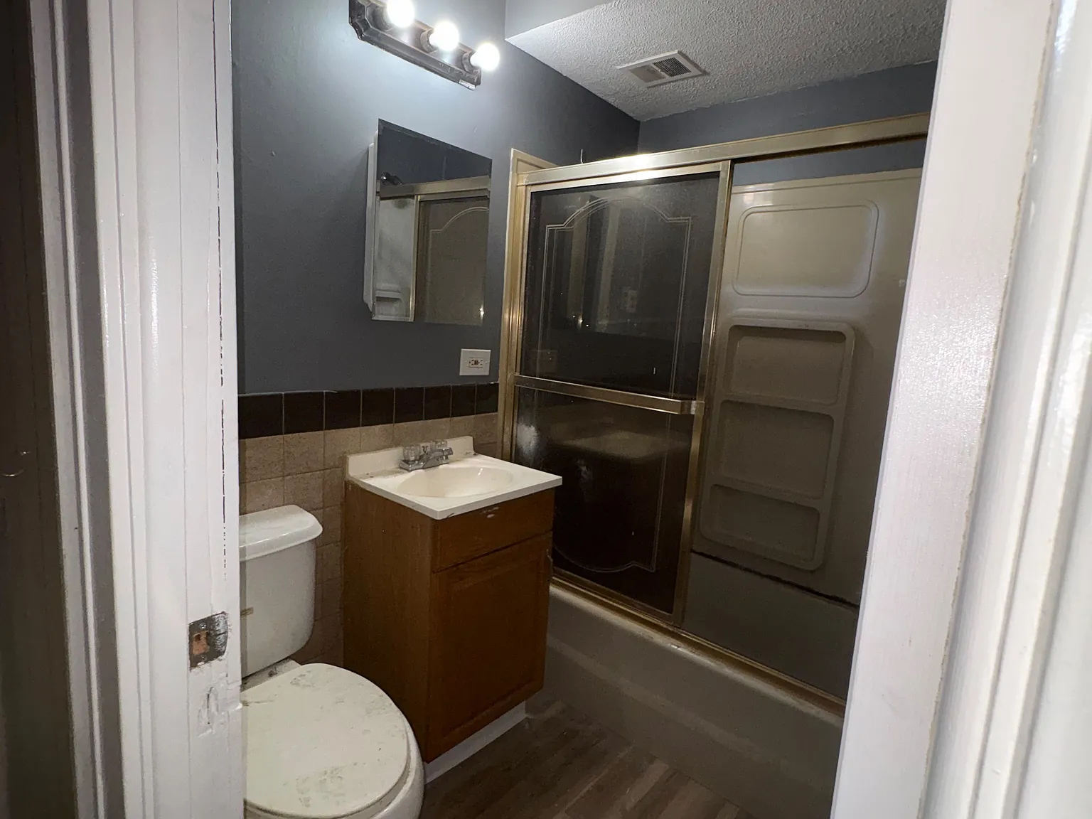 1 bed, 1260 sqft, $950 — Photo 2