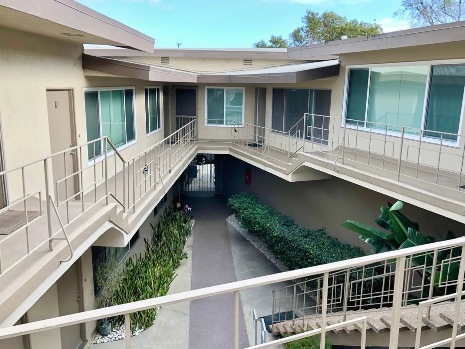 Villa Park Estates Apartments — Photo 4