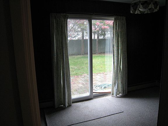 4th image of 5 Peacock Ln