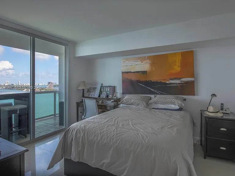 1800 N Bayshore Dr #220 — Photo 6
