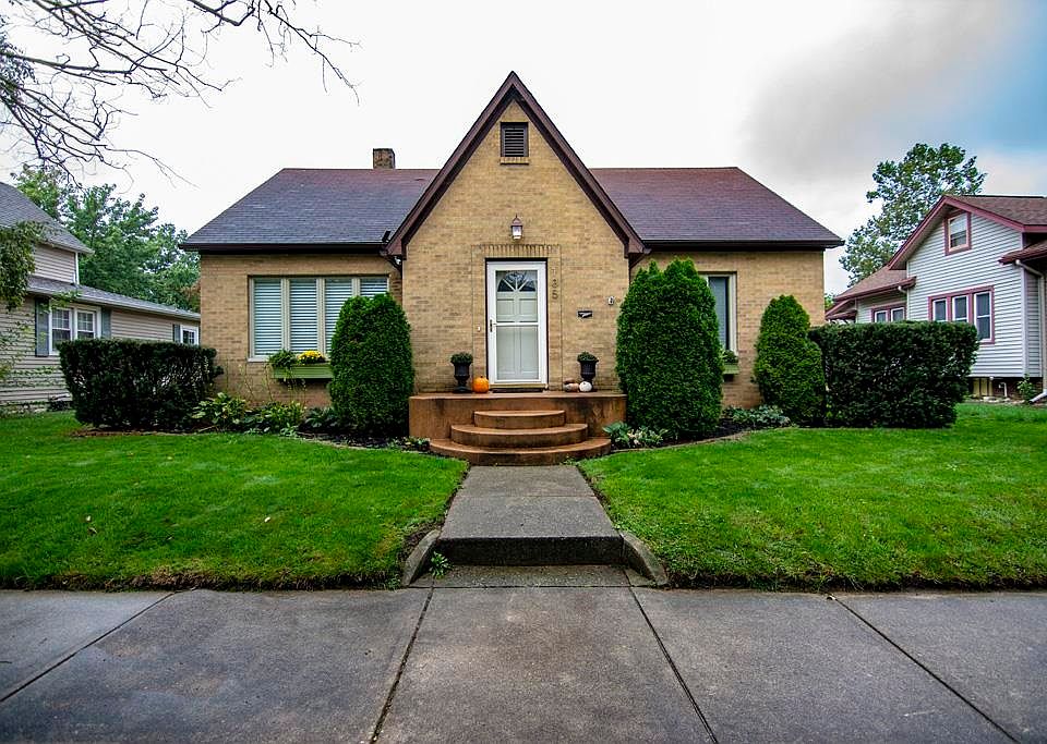 1st image of 135 Kenyon Ave